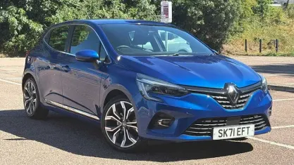Used Renault Clio Version S 140 HP (102 kW) 2021 Blue Hatchback