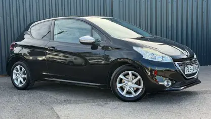 Used Peugeot 208 Style 82 HP (60 kW) 2014 Hatchback