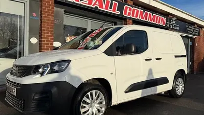 Used Peugeot Partner 102 HP (75 kW) 2021 White MPV