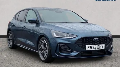 Used Ford Focus ST-Line X 125 HP (91 kW) 2024 Frozen white (premium colour) Hatchback