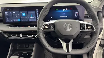 Used 2025 MG HS Trophy SUV | £21,999 (Fair price)