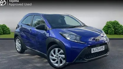 Used Toyota Aygo X PURE 72 HP (52 kW) 2025 Blue SUV