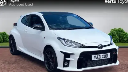 Used Toyota Yaris 261 HP (191 kW) 2021 White Hatchback