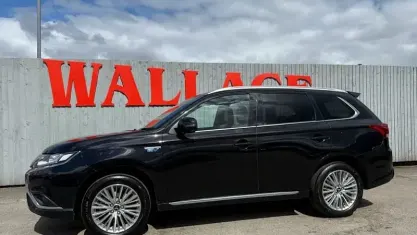 Used Mitsubishi Outlander P-HEV 224 HP (164 kW) 2020 Black SUV
