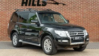 Używany Mitsubishi Shogun 200 KM (147 kW) 2014 Czarny SUV