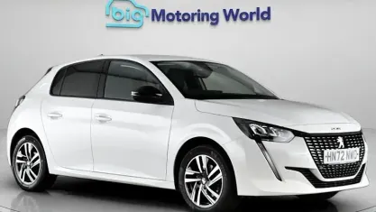 Używany Peugeot 208 Allure+ 102 KM (75 kW) 2022 Biały Hatchback