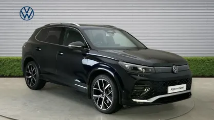 Usado VW Tiguan R-line 150 CV (110 kW) 2024 Negro SUV