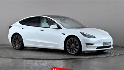 White Used 2022 Tesla Model 3 Performance Sedan | £23,197 (Fair price)