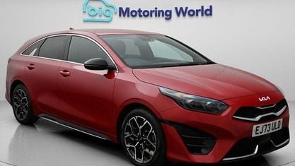 Usado Kia ProCeed GT-Line 159 CV (116 kW) 2023 Rojo Familiar