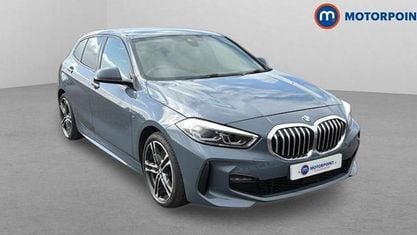 Begagnad BMW 120 M Sport 190 HK (139 kW) 2020 Grå Halvkombi