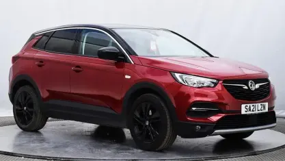 Used Vauxhall Grandland X SRi 131 HP (96 kW) 2021 Red SUV