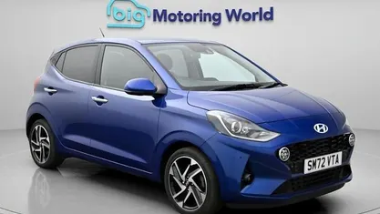 Used Hyundai i10 Premium 84 HP (61 kW) 2023 Blue Hatchback
