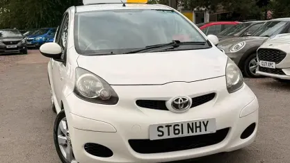 Used Toyota Aygo 68 HP (50 kW) 2011 White Hatchback