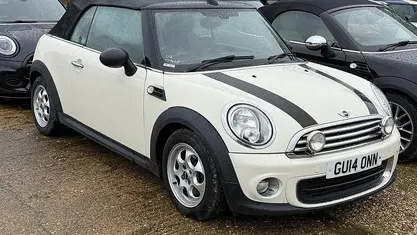 Pepper white Used 2014 Mini ONE Hatchback | £5,499 (Fair price)