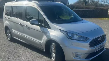 Used Ford Tourneo Titanium 120 HP (88 kW) 2021 Estate