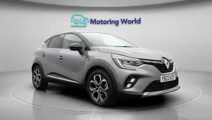 Used Renault Captur Techno 145 HP (106 kW) 2023 Grey/black SUV