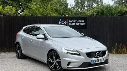 Used Volvo V40 R-Design Pro 120 HP (88 kW) 2019 Hatchback