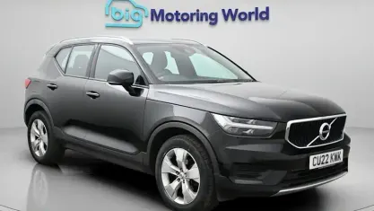 Usado Volvo XC40 Momentum 163 HP (119 kW) 2021 Preto SUV