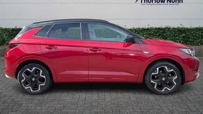 Used Vauxhall Grandland X Ultimate 131 HP (96 kW) 2023 Red SUV