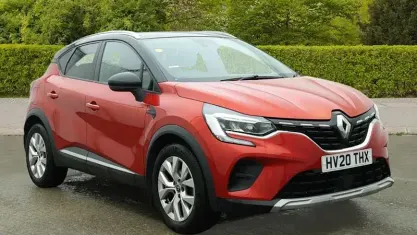 Używany Renault Captur Iconic 95 KM (69 kW) 2020 Czerwony SUV