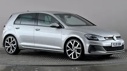 Begagnad VW Golf VII GTD 184 HK (135 kW) 2019 Silver Halvkombi