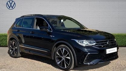 Begagnad VW Tiguan R-line 150 HK (110 kW) 2023 Svart SUV