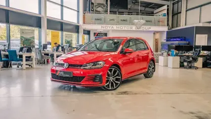 Used VW Golf VII GTI 230 HP (169 kW) 2017 Red Hatchback