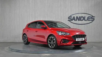 Usado Ford Focus ST-Line X 125 CV (91 kW) 2021 Rojo Utilitario