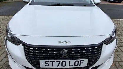 White Used 2020 Peugeot 208 Allure Hatchback | £10,599 (Fair price)
