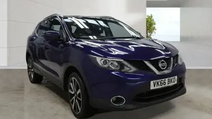 Używany Nissan Qashqai Tekna 131 KM (96 kW) 2016 Niebieski SUV