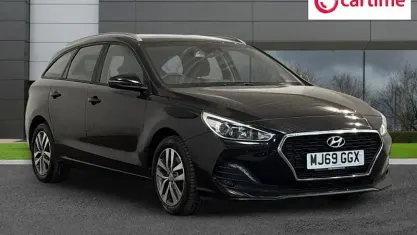 Used Hyundai i30 SE 120 HP (88 kW) 2019 Black Estate