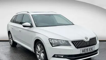Used Skoda Superb SE Technology 150 HP (110 kW) 2019 White Estate