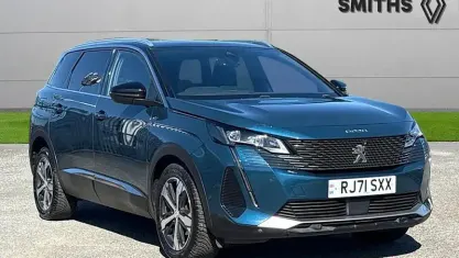Used Peugeot 5008 Premium 131 HP (96 kW) 2022 SUV