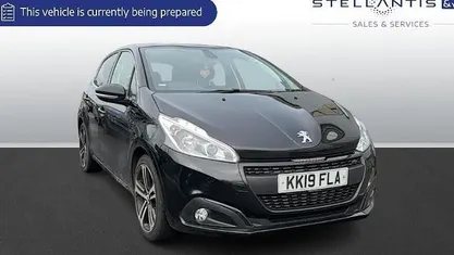 Used Peugeot 208 GT-line 109 HP (80 kW) 2019 Hatchback