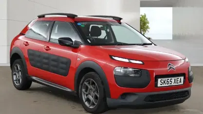 Used Citroën C4 Cactus Feel 99 HP (72 kW) 2015 Hatchback