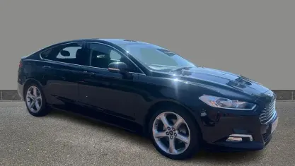 Used Ford Mondeo Titanium 179 HP (131 kW) 2017 Black Hatchback