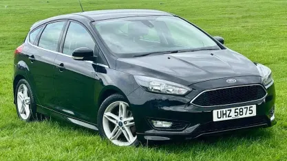 Used Ford Focus Zetec 120 HP (88 kW) 2016 Black Hatchback