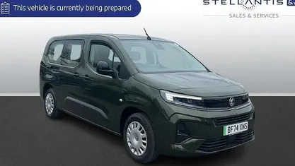 Used Vauxhall Combo Design Edition 100 kW (136 HP) 2026 MPV