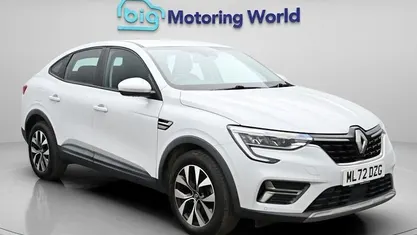 Begagnad Renault Arkana Iconic 145 HK (106 kW) 2022 Vit SUV