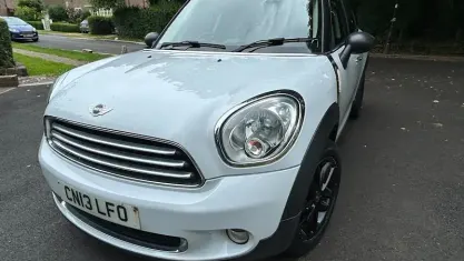 Used Mini ONE 90 HP (66 kW) 2015 Hatchback