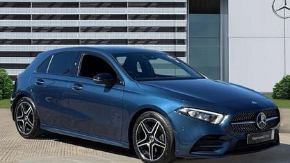 Gebraucht Mercedes A180 Executive 136 PS (100 kW) 2022 Blau Kleinwagen