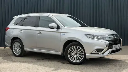 Used Mitsubishi Outlander P-HEV 177 HP (130 kW) 2018 Estate
