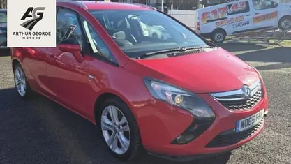 Used Vauxhall Zafira Tourer SRi 140 HP (102 kW) 2016 Red MPV