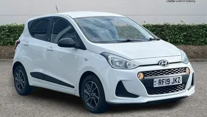 Used Hyundai i10 GO! 67 HP (49 kW) 2018 White Hatchback