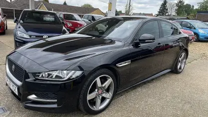 Gebraucht Jaguar XE R-Sport 179 PS (131 kW) 2019 Limousine