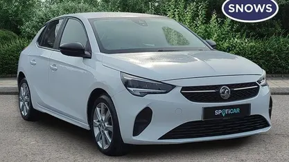Used Vauxhall Corsa Design Edition 101 HP (74 kW) 2022 White Hatchback
