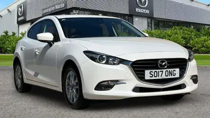 Used Mazda 3 120 HP (88 kW) 2017 White Hatchback