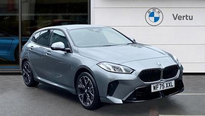Begagnad BMW 120 M Sport 168 HK (123 kW) 2025 Grå Halvkombi