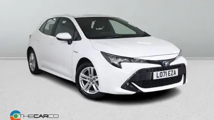 Used Toyota Corolla 122 HP (89 kW) 2022 White Hatchback