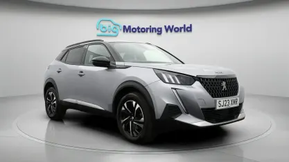 Używany Peugeot 2008 GT 131 KM (96 kW) 2023 Szary SUV